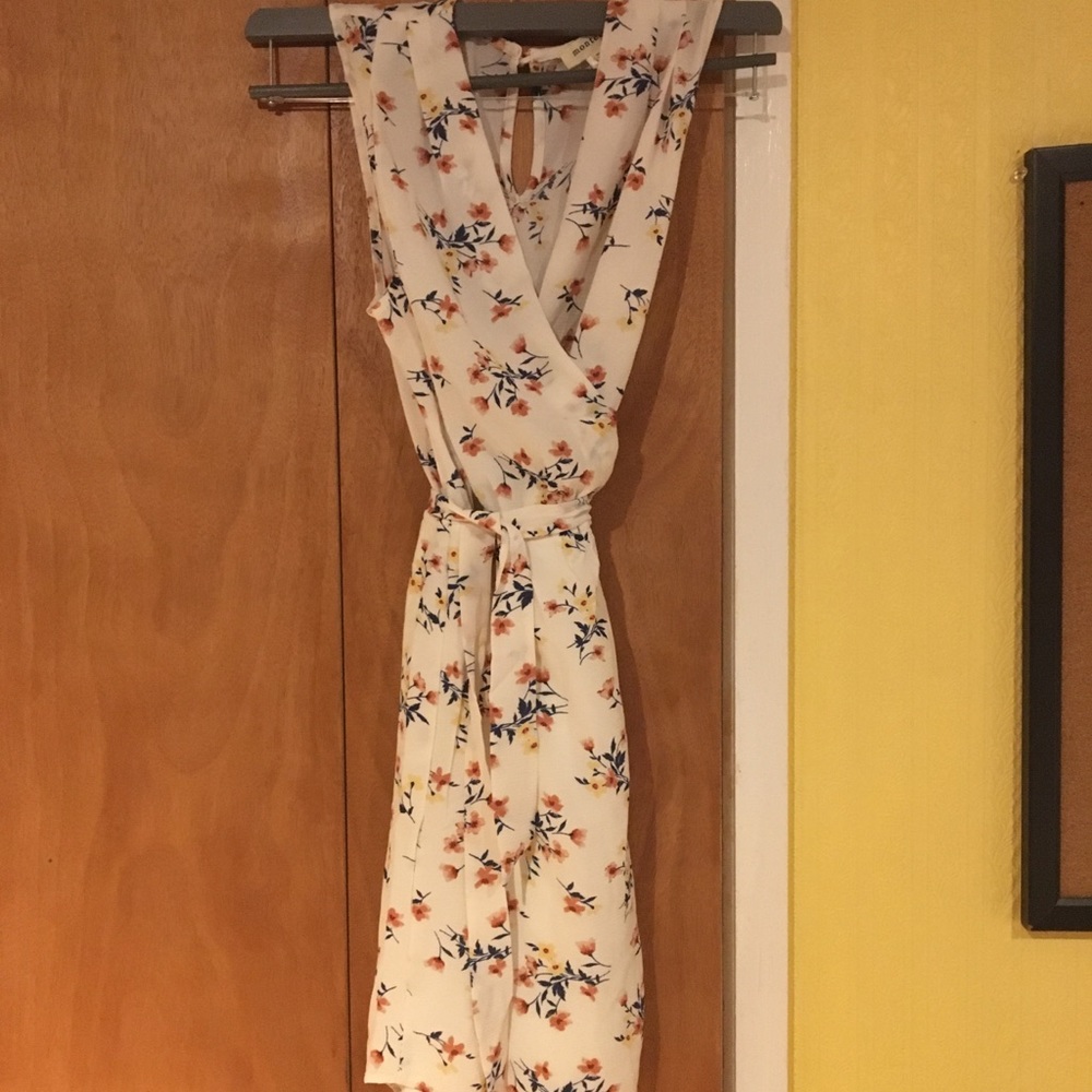 Monteau dress size large never worn